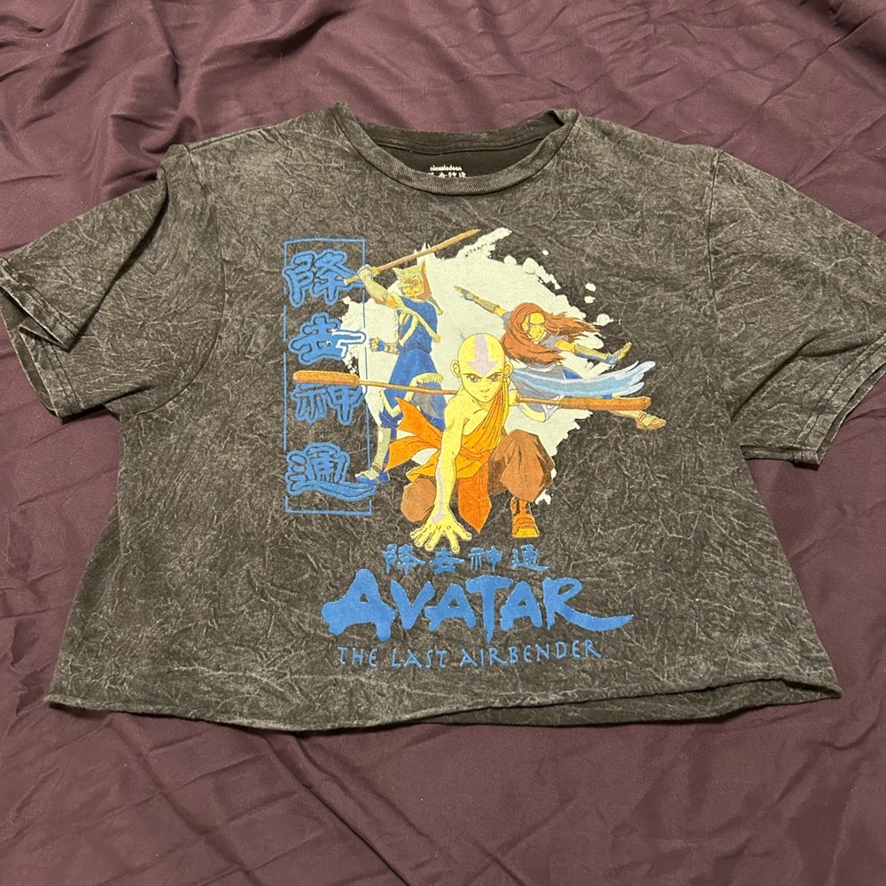 Last air bender cropped t-shirt